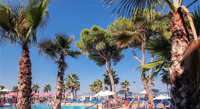 Mali I Robit Beachfront * Golem (Tirana)