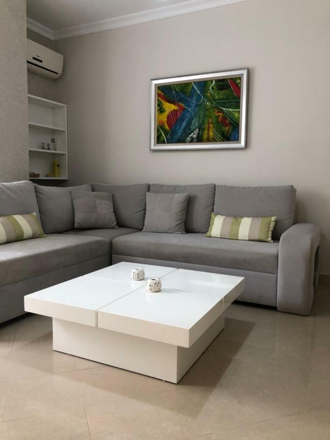 Mali I Robit Beachfront Apartment Golem (Tirana)